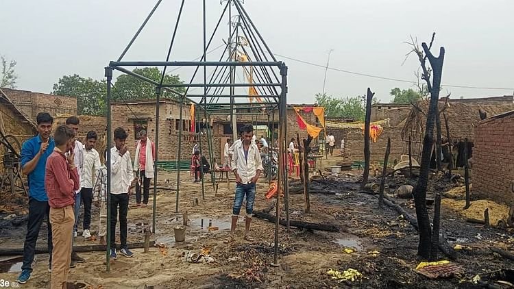 shravasti-news:-बरातियों-के-लिए-हलवाई-बना-रहा-था-खाना,-तीन-सिलेंडर-ब्लास्ट…फिर-आग-ने-मचाया-तांडव;-सात-घर-जले