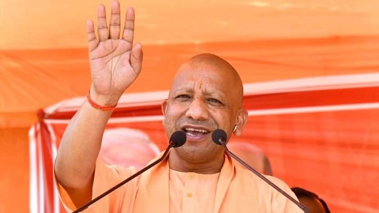 cm-yogi-varanasi-visit:-दो-दिवसीय-दौरे-पर-काशी-आ-रहे-सीएम-योगी,-बुद्ध-पूर्णिमा-के-कार्यक्रम-में-लेंगे-हिस्सा