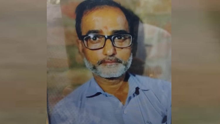 kanpur:-बैंक-में-बैग-मोबाइल-छोड़कर-निकले-कैशियर-की-ट्रेन-से-टकराकर-मौत