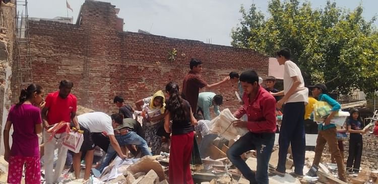 up:-आगरा-पुलिस-की-लापरवाही-तो-देखिए…दुकान-तोड़कर-लूटा-गया-सामान,-दर्ज-की-चोरी-की-रिपोर्ट