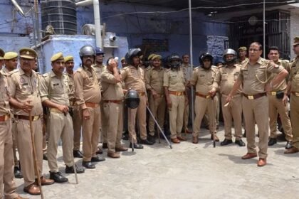 अभिनेता-भारत-भूषण-के-परिवार-की-धर्मशाला:-गिराने-पहुंची-पुलिस-की-महिलाओं-से-झड़प,-हंगामा,-नोकझोंक