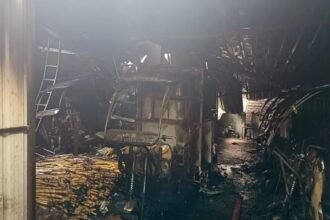 शाहदरा-में-ई-चार्जिंग-स्टेशन-में-लगी-भयानक-आग,-दो-लोगों-की-जिंदा-जलकर-मौत;-चार-घायल