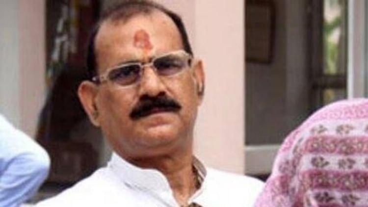 up-news-:-पूर्व-विधायक-विजय-मिश्रा-और-उनकी-पत्नी-के-खिलाफ-मांगी-अभियोजन-स्वीकृति