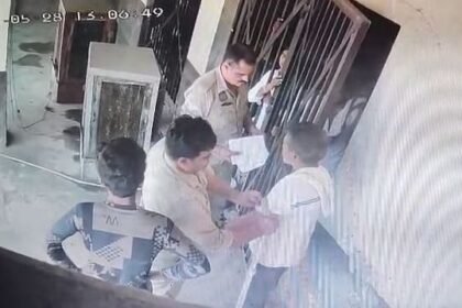 up:-पुलिस-को-किस-तरह-दिया-इस-अपराधी-ने-चकमा…देखकर-हिल-जाएगा-दिमाग,-सीसीटीवी-आया-सामने
