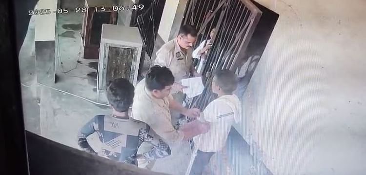 up:-पुलिस-को-किस-तरह-दिया-इस-अपराधी-ने-चकमा…देखकर-हिल-जाएगा-दिमाग,-सीसीटीवी-आया-सामने