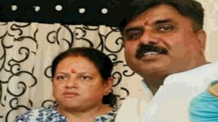 इंस्पेक्टर-नरगिस-खान:-शराब-कारोबारी-से-शादी,-सपा-नेताओं-से-करीबी,-23-साल-तक-मनचाही-पोस्टिंग,-अब-कसा-शिकंजा