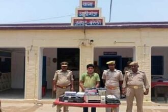 bareilly-news:-अब-अलीगंज-में-पकड़ा-गया-फर्जी-आधार-केंद्र,-संचालक-गिरफ्तार;-बरामद-हुआ-ये-सामान