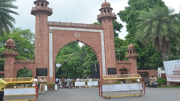 amu:-चयन-समिति-की-बैठक-समय-से-न-होने-पर-प्रोफेसर-के-25-पद-खत्म,-ईसी-और-टीचर्स-एसो-उतरी-विरोध-में