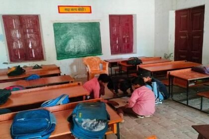 up:-माध्यमिक-विद्यालयों-के-छात्रों-को-जल-साक्षर-बनाया-जाएगा,-गंगा-की-निर्मलता-होगी-इस-अभियान-का-हिस्सा