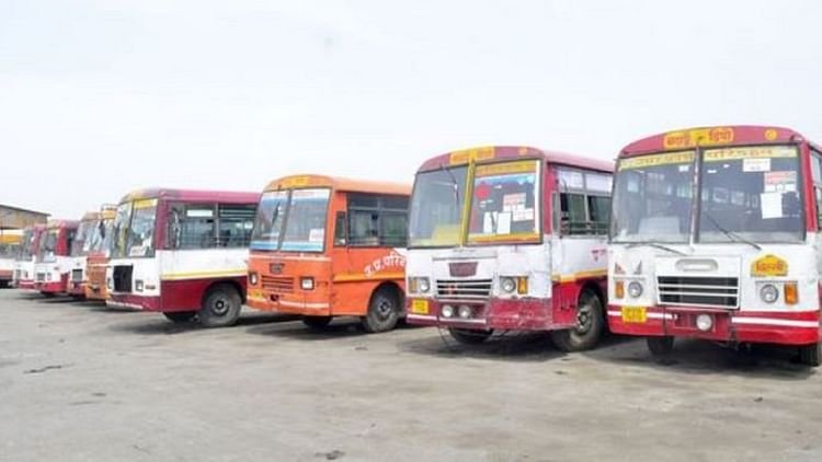 up-news:-सड़कों-पर-नहीं-उतर-रहीं-तीन-हजार-रोडवेज-बसें…-यात्री-परेशान,-लखनऊ-की-30-प्रतिशत-एसी-बसें-रूट-से-दूर