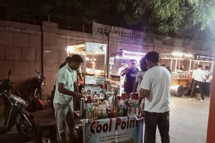 up:-दिन-में-बीटेक-के-बच्चों-को-पढ़ाया…फिर-शाम-होते-ही-नींबू-पानी-बेचते-हैं-प्रोफेसर,-वजह-जान-चाैंक-जाएंगे