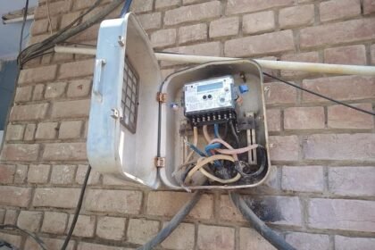 lucknow:-बिजली-विभाग-की-मनमानी-का-जांच-में-खुलासा;-बिल-बकाया-होने-के-बाद-भी-बहू-के-नाम-पर-दे-दिया-नया-कनेक्शन