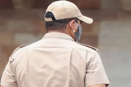 up:- यूपी-पुलिस-में-सिपाही-बनते-ही-बढ़े-भाव,-शादी-में-30-लाख-की-डिमांड…युवती-ने-उठाया-ऐसा-कदम;-उड़-गए-होश