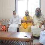 mathura-news:-प्रेमानंद-महाराज-की-वायरल-हुई-फोटो,-संत-समाज-में-आक्रोश,-दे-डाली-ये-चेतावनी