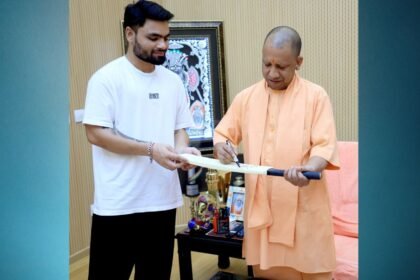 सपा-सांसद-से-सगाई-करने-वाले-क्रिकेटर-रिंकू-सिंह-को-योगी-सरकार-देने-जा-रही-सरकारी-नौकरी,-मिलेगा-ये-पद