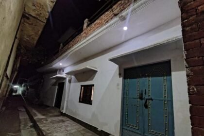 up:-मलिहाबाद-में-थाने-से-100-मीटर-दूर-चल-रही-थी-असलहा-फैक्टरी,-पुलिस-ने-देर-रात-मारा-छापा,-एक-हिरासत-में