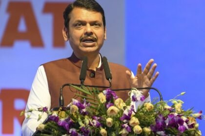 cm-फडणवीस-बोले-हम-हिंदी-भाषा-के-खिलाफ-नहीं,-उद्धव-ठाकरे-लिए-‘पलटूराम’-ही-सही-नाम-है