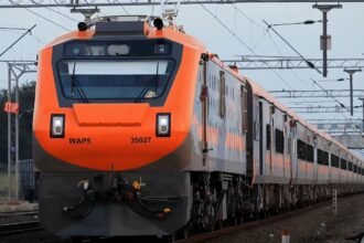 ट्रेन-में-80-रुपये-और-स्टेशन-पर-70-रुपये-में-मिलेगा-वेज-खाना,-रेल-मंत्रालय-ने-शेयर-किया-पूरा-मेन्यू