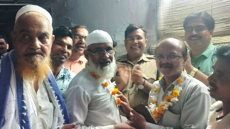 bareilly:-जोगी-नवादा-में-निकलेगी-कांवड़-यात्रा-और-बारावफात-जुलूस-भी,-दूर-हुए-सारे-शिकवे-गिले…-गले-मिले-लोग