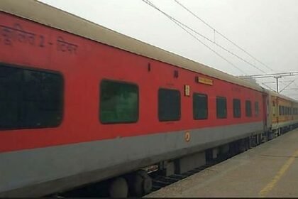 baghpat:-तेज-रफ्तार-ट्रेन-के-सामने-आया-गोवंश,-लोको-पायलट-ने-किया-कुछ-ऐसा,-बड़ा-हादसा-टला,-मगर-एक-जान-चली-गई