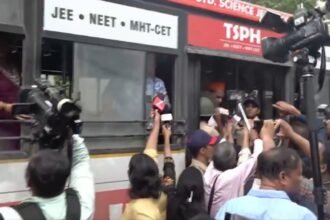 भाषा-विवाद-के-बीच-mns-ने-शुरू-किया-प्रदर्शन,-मीरा-रोड-से-पुलिस-ने-कई-कार्यकर्ताओं-को-हिरासत-में-लिया