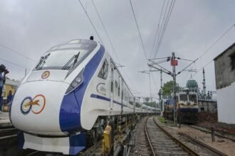 vande-bharat-ने-शताब्दी-को-दिया-झटका,-जान-लीजिए-रेलवे-का-नया-फैसला;-1-सितंबर-से-दिखेगा-असर