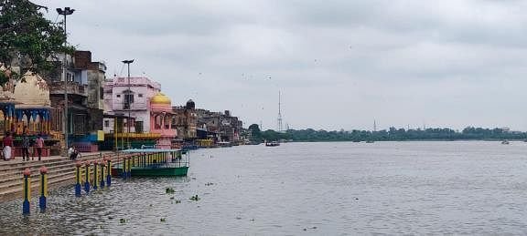 मथुरा:-विकराल-यमुना-खतरे-के-निशान-के-पास,-164-मीटर-के-पार-पहुंचा-जलस्तर;-अलर्ट-किया-गया-जारी