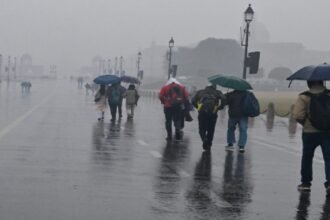 दिल्ली-हुई-पानी-पानी,-शाम-होते-ही-शुरू-हुई-मूसलाधार-बारिश,-मौसम-विभाग-का-अलर्ट-जारी