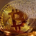 bitcoin-पहुंचा-$120,000-के-पार,-नई-सर्वकालिक-ऊंचाई-पर,-जानें-साल-अंत-तक-कहां-होगा