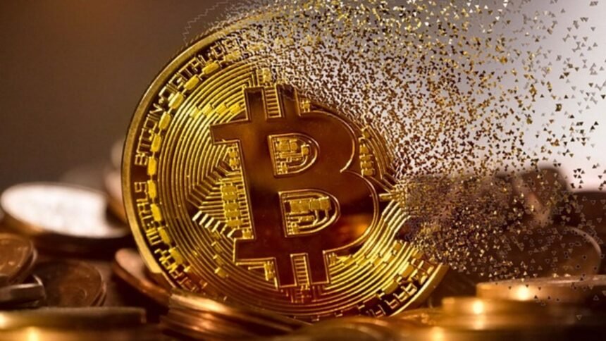 bitcoin-पहुंचा-$120,000-के-पार,-नई-सर्वकालिक-ऊंचाई-पर,-जानें-साल-अंत-तक-कहां-होगा