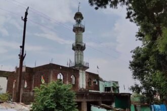 मड़ई-मस्जिद-विवाद:-vhp-और-बजरंग-दल-का-आंदोलन-स्थगित,-प्रशासन-करेगा-जांच