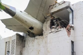 अहमदाबाद-विमान-हादसा:-विदेशी-मीडिया-की-लापरवाही-भरी-कवरेज-से-परेशान-हुआ-aaib,-कहा-‘थोड़ा-संयम-रख-लें’