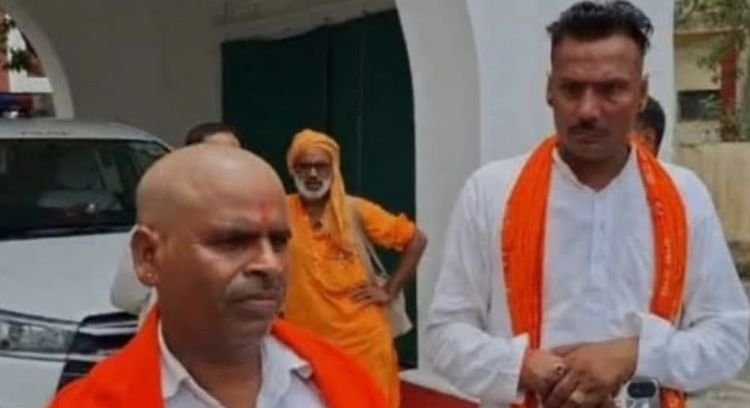 कथावाचक-कांड:-मुकट-सिंह-और-संत-सिंह-के-खिलाफ-वारंट-जारी,-पुलिस-का-दावा-जल्द-से-जल्द-होगी-गिरफ्तारी