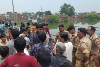तेज-रफ्तार-का-कहर:-वाराणसी-में-डिवाइडर-से-टक्कर-के-बाद-नदी-में-गिरा-बाइक-चला-रहा-युवक,-मौत;-साथी-घायल