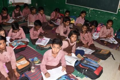 up:-बेसिक-के-शिक्षकों-को-मिला-तबादले-का-एक-और-अवसर,-जिले-के-अंदर-तबादले-और-समायोजन-की-प्रक्रिया-आज-से