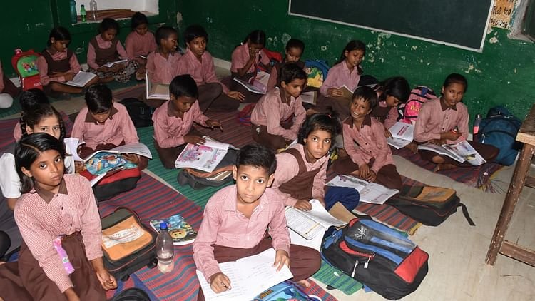 up:-बेसिक-के-शिक्षकों-को-मिला-तबादले-का-एक-और-अवसर,-जिले-के-अंदर-तबादले-और-समायोजन-की-प्रक्रिया-आज-से