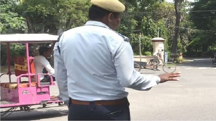 up:-ट्रैफिक-पुलिस-का-विशेष-अभियान-हुआ-शुरू…इन-बातों-का-रखें-ध्यान,-एक-गलती-पर-सीधे-कटेगा-चालान