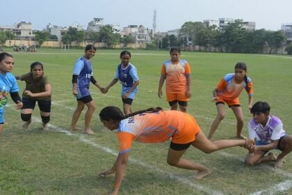 aligarh-sports-stadium:-स्टेडियम-में-नहीं-कबड्डी-कोर्ट,-ट्रायल-में-खिलाड़ियों-का-मुड़ा-पैर,-घुटने-छिले