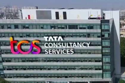 tcs-में-छंटनी-पर-केंद्र-सरकार-अलर्ट,-कंपनी-से-लगातार-संपर्क-में-it-मिनिस्ट्री