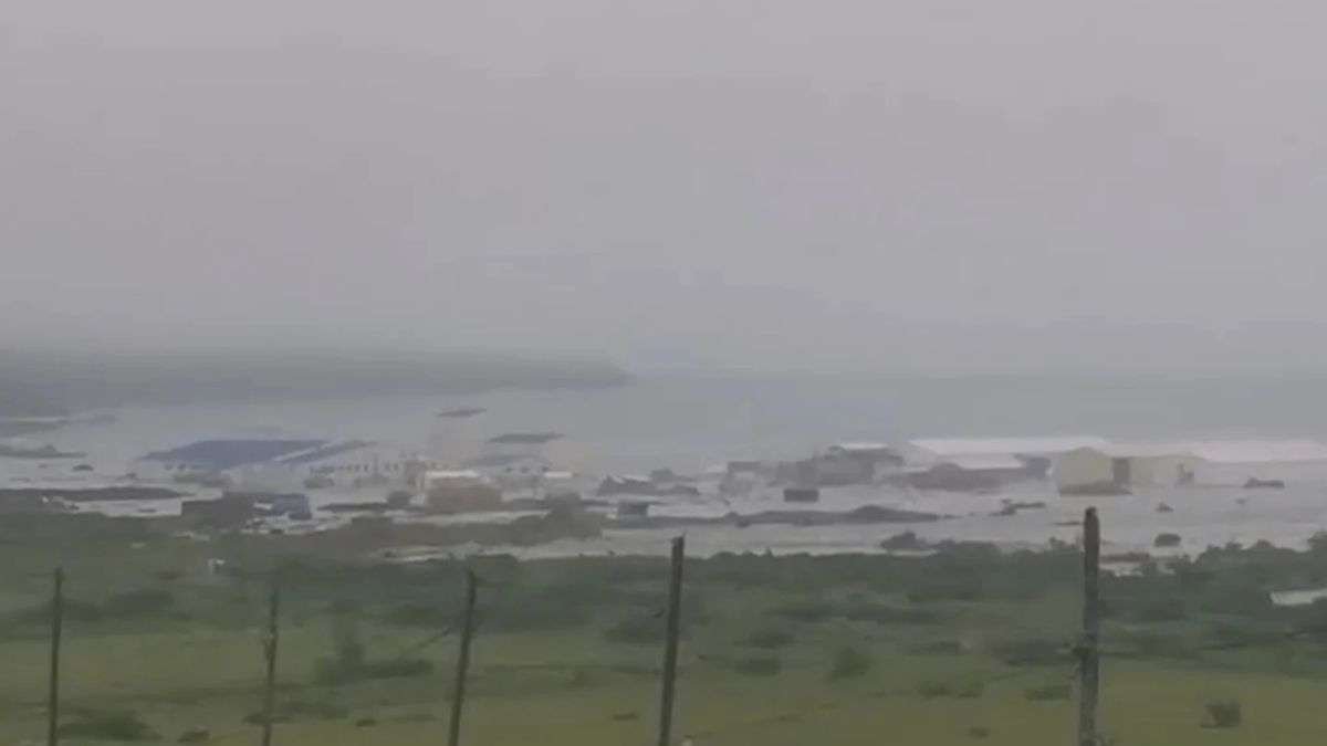 डरा-देगा-का-रूस-के-पास-आया-8.8-तीव्रता-के-शक्तिशाली-भूकंप-का-ये-video,-झूलने-लगीं-कारें;-भागते-दिखे-लोग