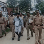 aligarh-news:-ढोल-ताशे-के-साथ-पुलिस-ने-प्रधान-का-जुलूस-निकाला,-जनपद-के-बाहर-छोड़ा,-किया-जिला-बदर