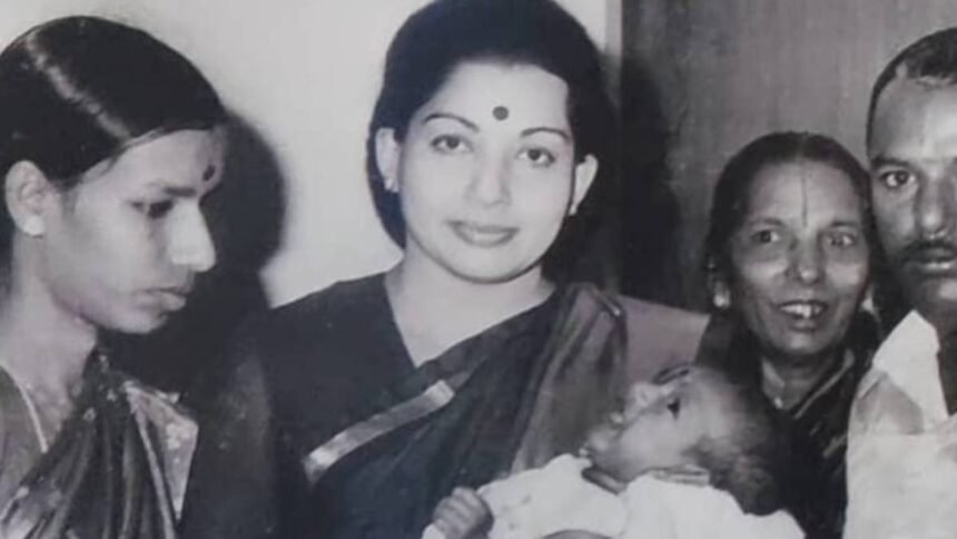 सोने-की-तलवार,-1250-किलो-चांदी,-10-हजार-साड़ियां,-70-के-दशक-की-एक्ट्रेस-के-पास-निकला-था-खजाना