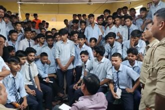 up:-हनुमान-चालीसा-का-पाठ,-जाति-पूछते-हैं…नवोदय-के-छात्रों-ने-इसलिए-किया-खुद-को-हाॅस्टल-में-बंद