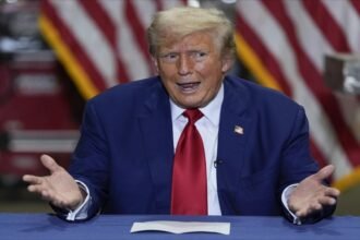 कहना-क्या-चाहते-हो!-ट्रंप-दाग-रहे-‘टैरिफ-बम’,-अमेरिकी-अधिकारी-भारत-को-बता-रहे-रणनीतिक-साझेदार