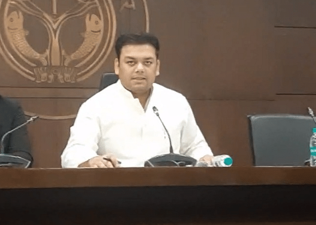 up:-बेसिक-शिक्षा-मंत्री-ने-अखिलेश-यादव-पर-किया-पलटवार,-कहा-जब-से-भाजपा-आई…-तब-से-पढ़ाई-में-जान-आई