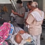 up:-बीएचयू-अस्पताल-की-इमरजेंसी-में-दलाल-ले-रहे-ब्लड-सैंपल,-डॉक्टर-और-स्टाफ-की-मौजूदगी-में-करते-हैं-ये-खेल