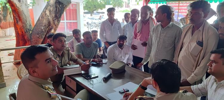 up:-ठगों-ने-बिछाया-ऐसा-जाल…फंस-गए-125-से-अधिक-किसान,-गंवा-दिए-ट्रैक्टर;-जांच-में-जुटी-पुलिस