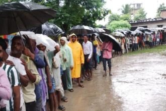यूपी:-प्रदेश-में-हो-सकता-है-खाद-संकट,-विक्रेताओं-ने-दी-15-अगस्त-के-बाद-दुकानें-बंद-करने-की-चेतावनी
