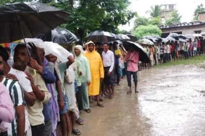 यूपी:-प्रदेश-में-हो-सकता-है-खाद-संकट,-विक्रेताओं-ने-दी-15-अगस्त-के-बाद-दुकानें-बंद-करने-की-चेतावनी