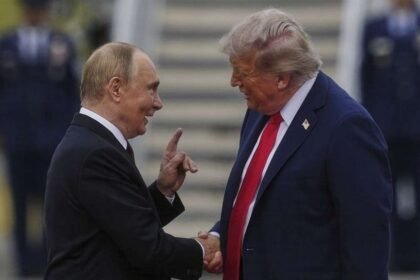 पुतिन-से-मुलाकात-के-बाद-बदले-ट्रंप-के-सुर?-कहा-‘सीजफायर-से-कुछ-नहीं-होगा,-बल्कि…’